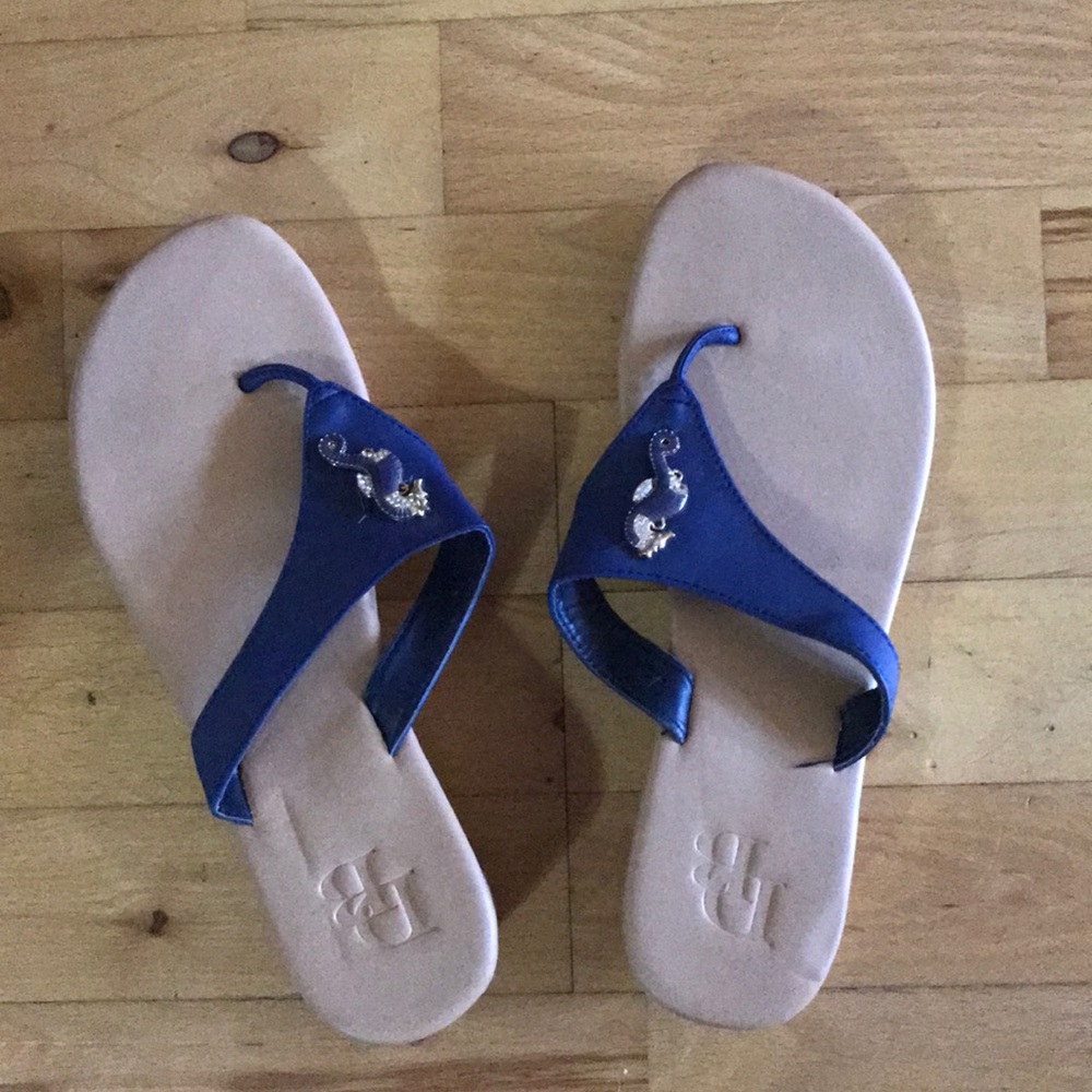 Seahorse sandal size 9/10